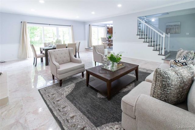 6910 Leytonstone Boulevard, West Bloomfield, MI 48322