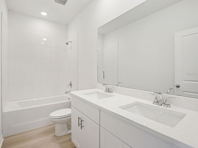 9017 VENETIA COURT, Palmetto, FL 34221