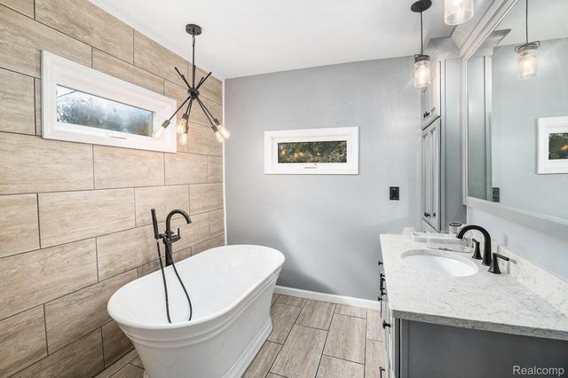 11295 E Lytle Road, Venice Township, MI 48449