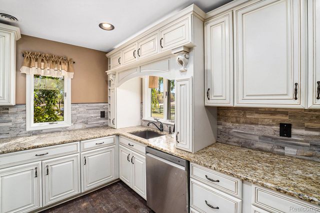 11295 E Lytle Road, Venice Township, MI 48449