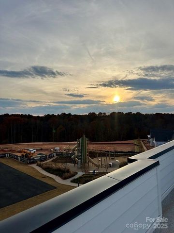 7106 Westrow Avenue 43, Charlotte, NC 28278