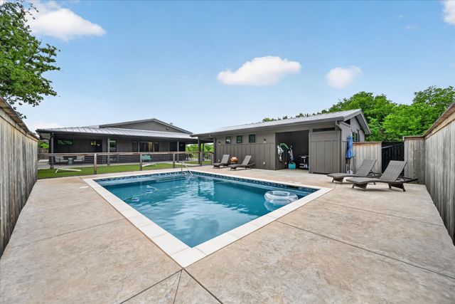 6434 County Road 304, Grandview, TX 76050