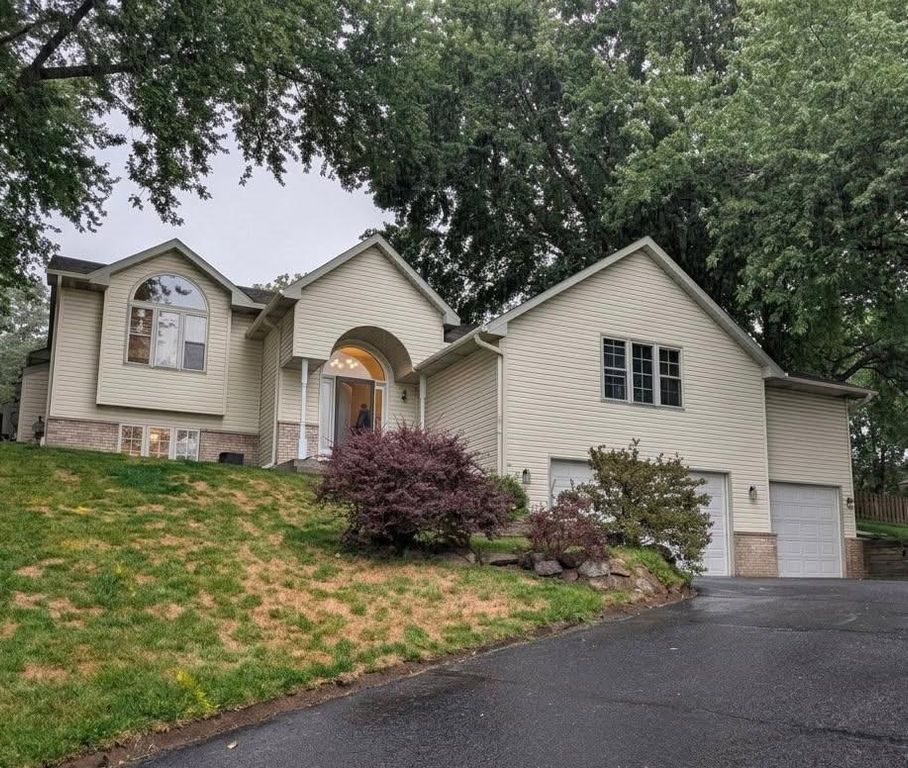 2975 Egan Avenue, Eagan, MN 55121 — exterior