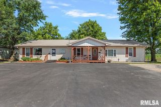 840 W WALNUT Street, Jacksonville, IL 62650