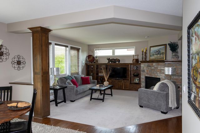 1364 Ridge Lane, Shakopee, MN 55379