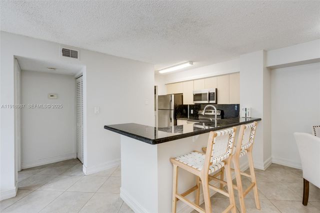 650 S Park Road 135, Hollywood, FL 33021