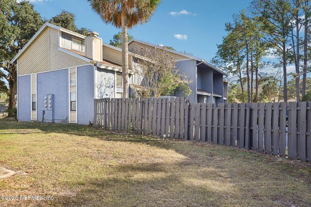 3517 PEELER Road 13, Jacksonville, FL 32277