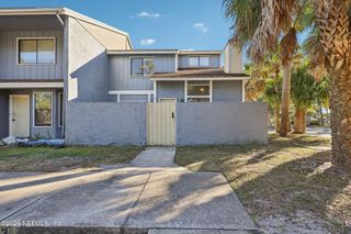 3517 PEELER Road 13, Jacksonville, FL 32277
