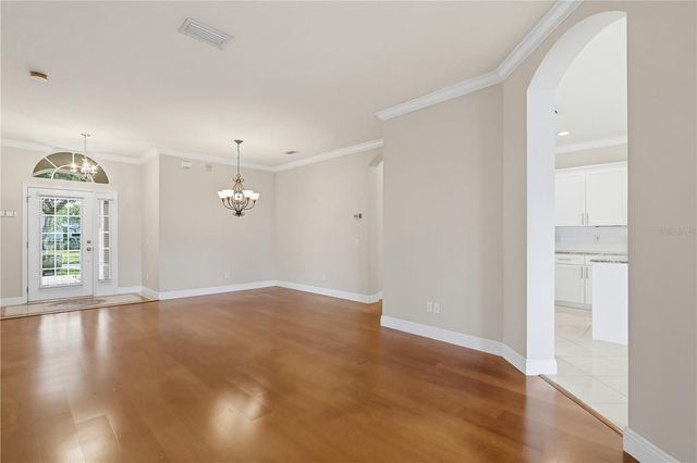 10115 KINGSBRIDGE AVENUE, Tampa, FL 33626