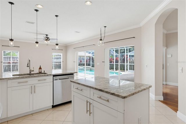 10115 KINGSBRIDGE AVENUE, Tampa, FL 33626