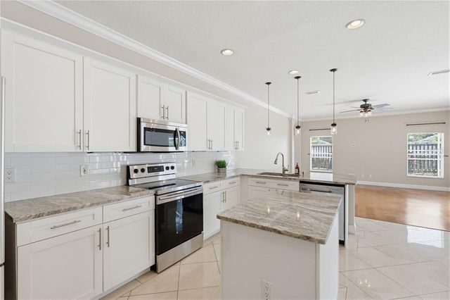 10115 KINGSBRIDGE AVENUE, Tampa, FL 33626