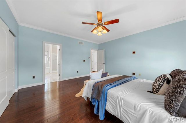 19 Winter Pond Drive, Fenton, MO 63026