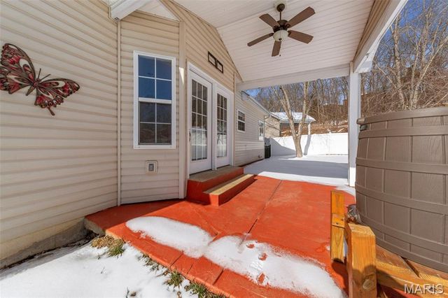 19 Winter Pond Drive, Fenton, MO 63026