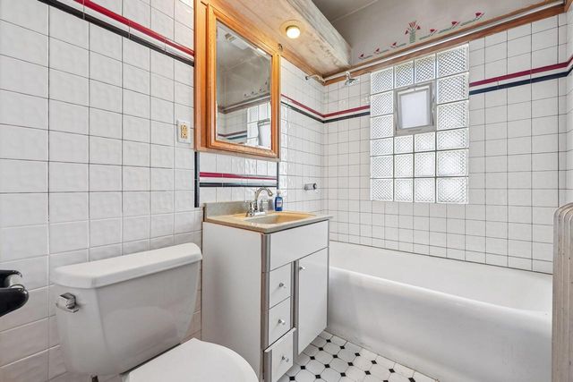 2532 N Humboldt BOULEVARD, Milwaukee, WI 53212