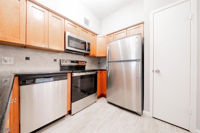 2626 Holly Hall Street 1201, Houston, TX 77054