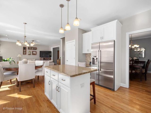 267 N Walnut Street, Elmhurst, IL 60126