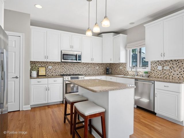 267 N Walnut Street, Elmhurst, IL 60126