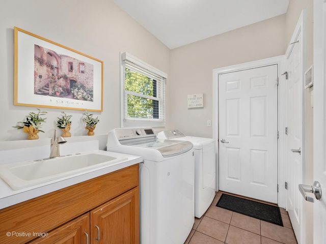 267 N Walnut Street, Elmhurst, IL 60126