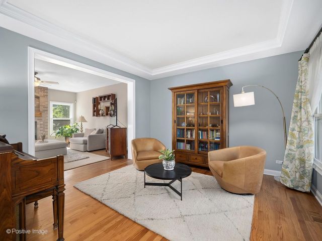 267 N Walnut Street, Elmhurst, IL 60126