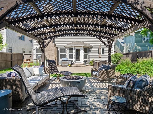 267 N Walnut Street, Elmhurst, IL 60126