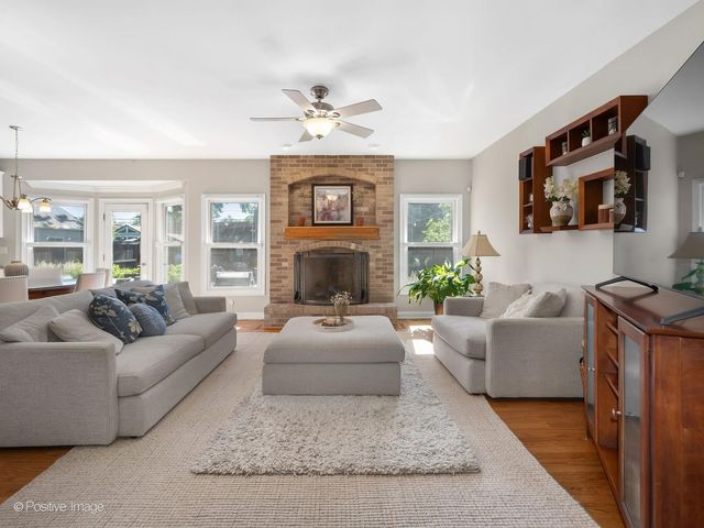 267 N Walnut Street, Elmhurst, IL 60126