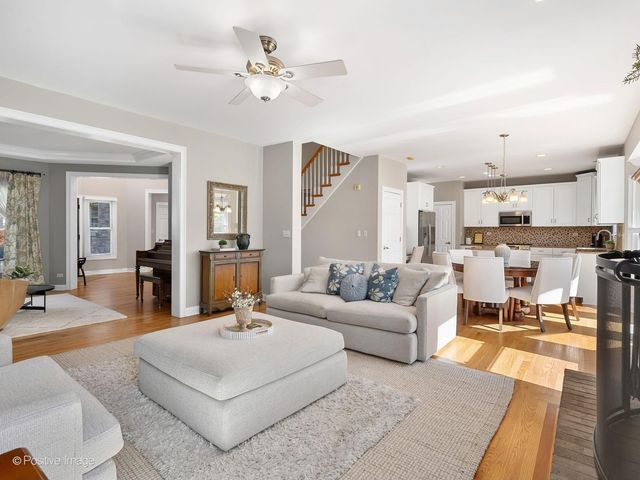 267 N Walnut Street, Elmhurst, IL 60126
