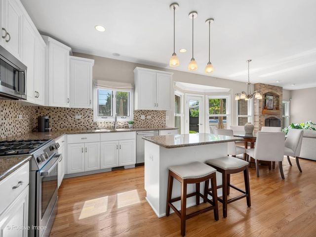 267 N Walnut Street, Elmhurst, IL 60126