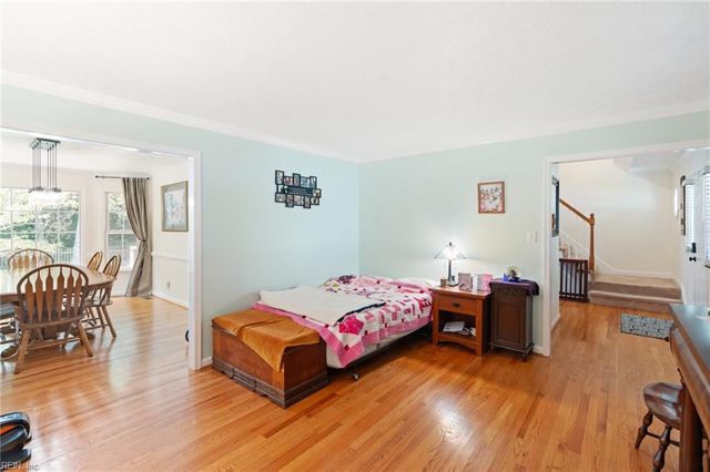 208 Coinjock RN, Yorktown, VA 23693