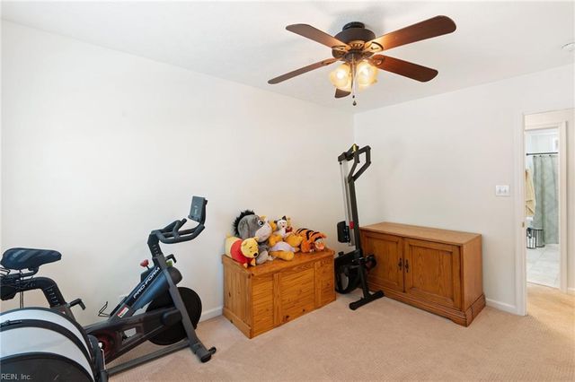 208 Coinjock RN, Yorktown, VA 23693