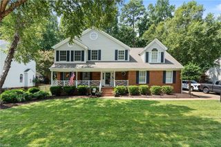 208 Coinjock RN, Yorktown, VA 23693