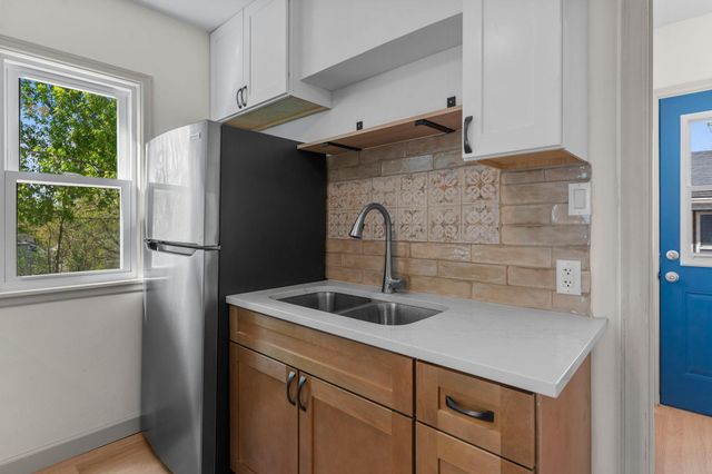 440 Nebraska Avenue E, Saint Paul, MN 55130