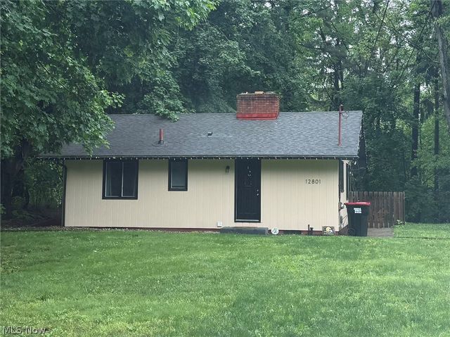 12797 Oakwood Avenue NW, Uniontown, OH 44685