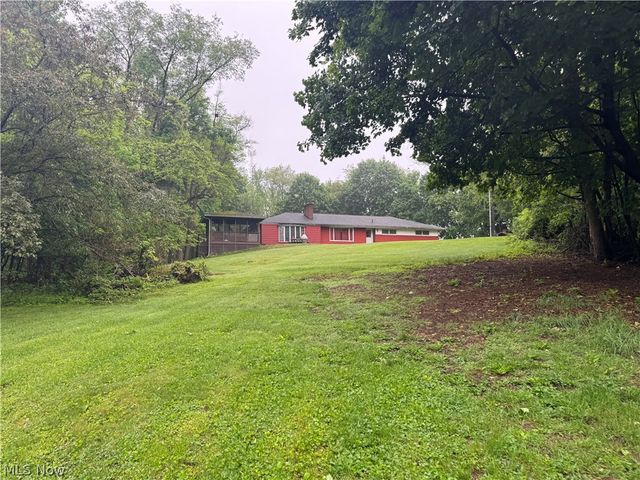12797 Oakwood Avenue NW, Uniontown, OH 44685
