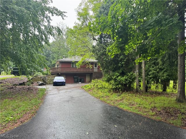 12797 Oakwood Avenue NW, Uniontown, OH 44685
