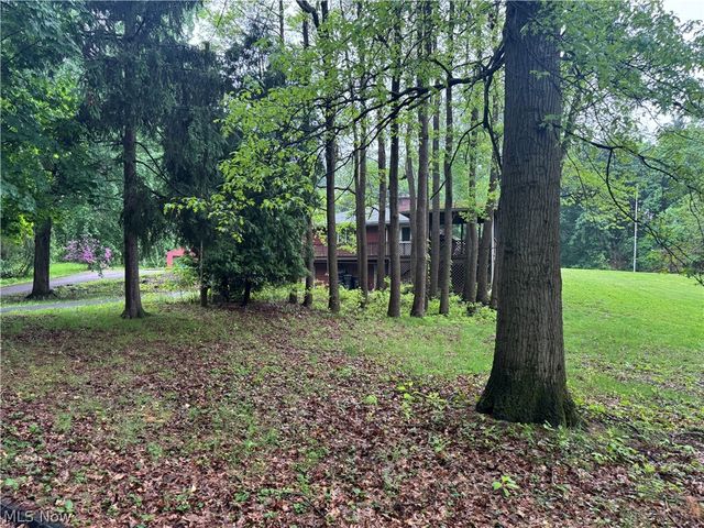 12797 Oakwood Avenue NW, Uniontown, OH 44685