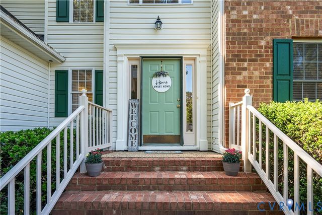 5343 Nairn Ln, Chester, VA 23831