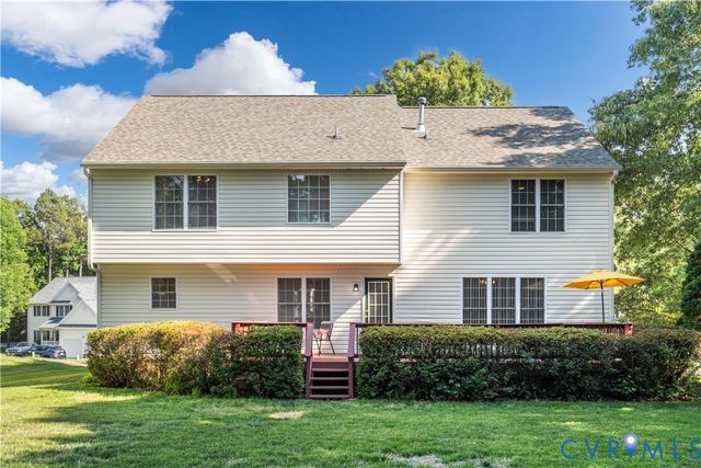 5343 Nairn Ln, Chester, VA 23831