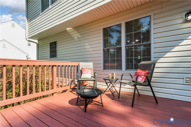 5343 Nairn Ln, Chester, VA 23831