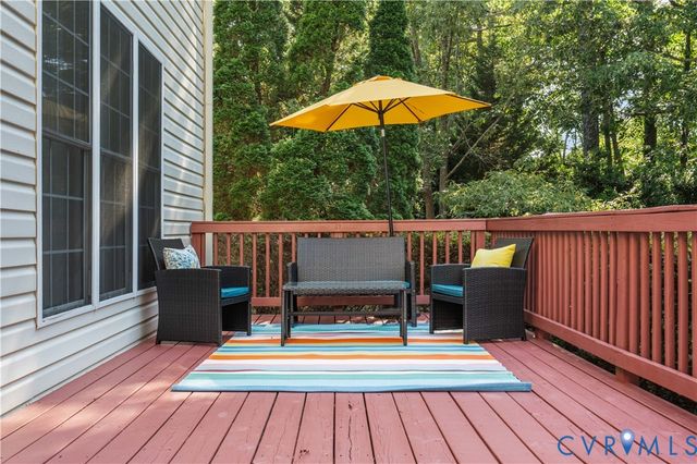 5343 Nairn Ln, Chester, VA 23831