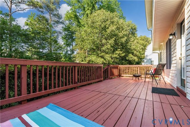 5343 Nairn Ln, Chester, VA 23831