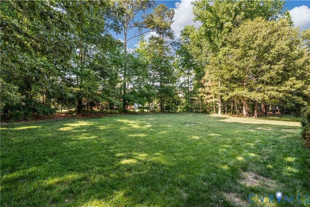 5343 Nairn Ln, Chester, VA 23831