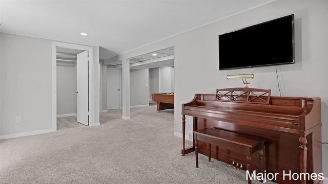 8231 E Chester Avenue, Byron Center, MI 49315