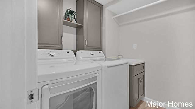 8231 E Chester Avenue, Byron Center, MI 49315