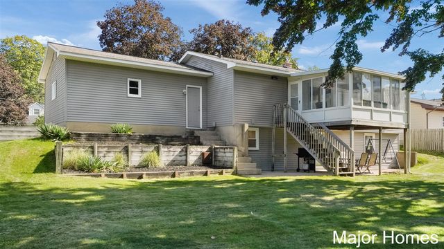 8231 E Chester Avenue, Byron Center, MI 49315