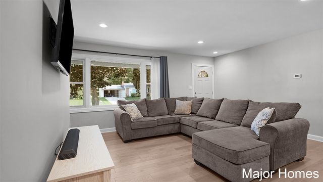 8231 E Chester Avenue, Byron Center, MI 49315