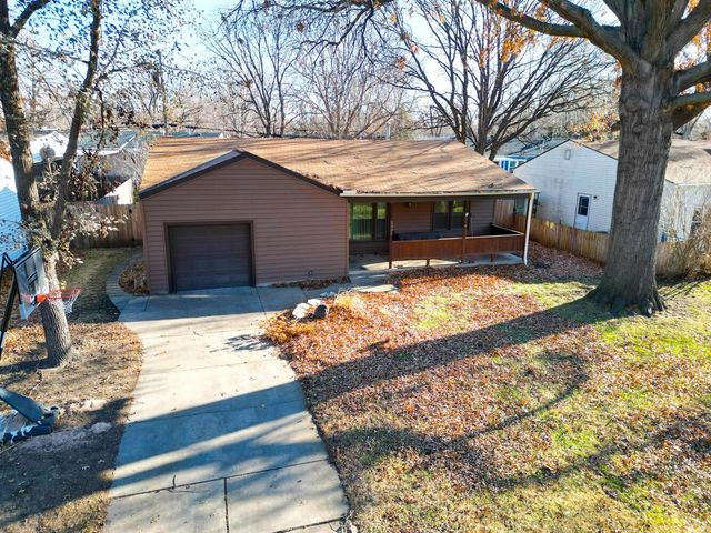 2332 S Green St, Wichita, KS 67211