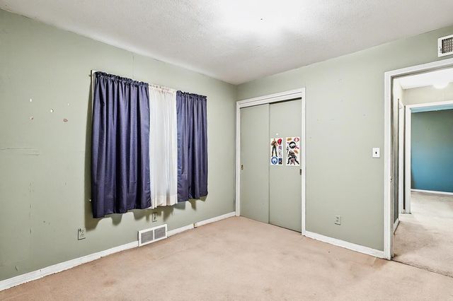 2332 S Green St, Wichita, KS 67211