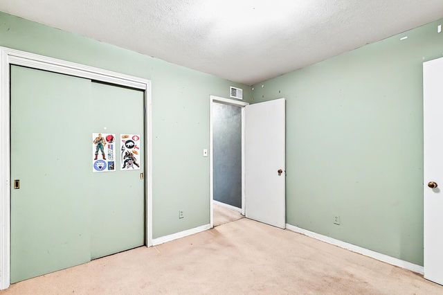 2332 S Green St, Wichita, KS 67211