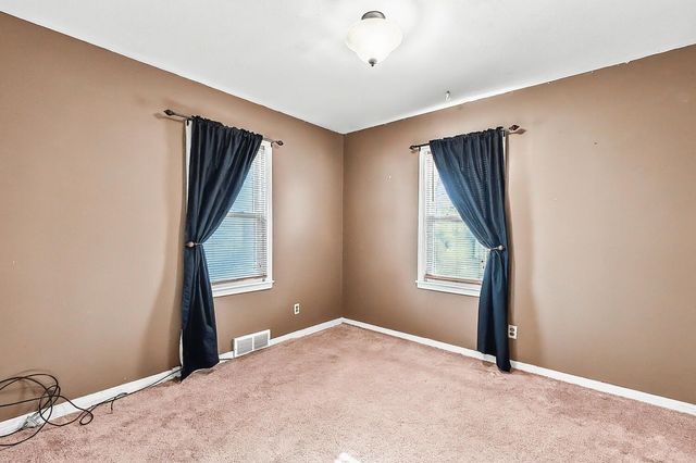 2332 S Green St, Wichita, KS 67211