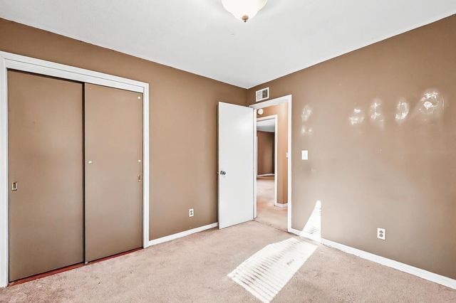 2332 S Green St, Wichita, KS 67211